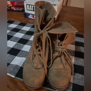 Women’s 7 boots from JustFab